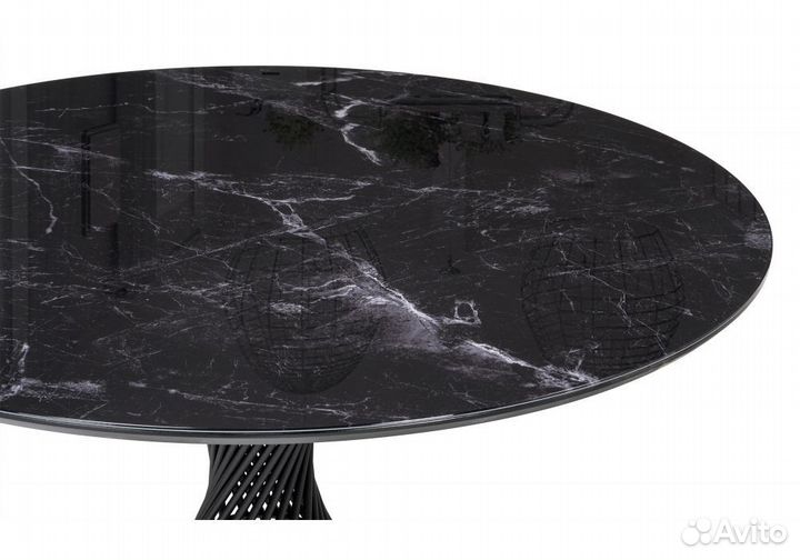 Стол обеденный