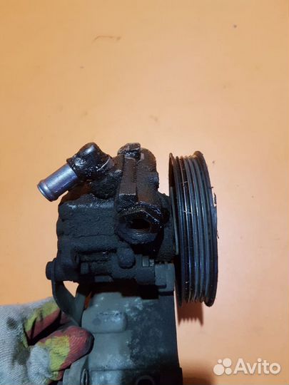 Насос гидроусилителя руля на BMW 5 E39 M51