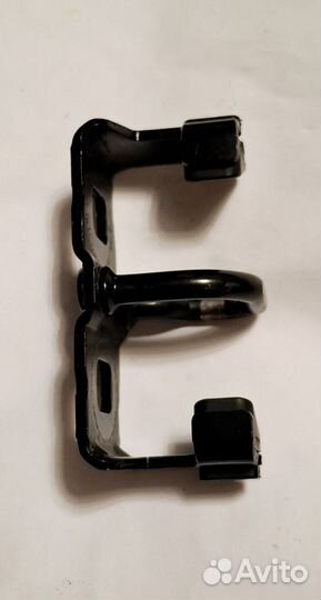 Петля замка багажника Renault Duster 1