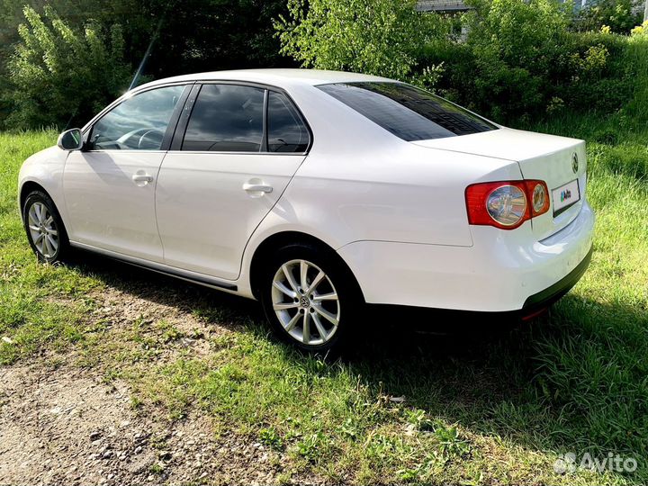 Volkswagen Jetta 1.6 AT, 2009, 175 000 км