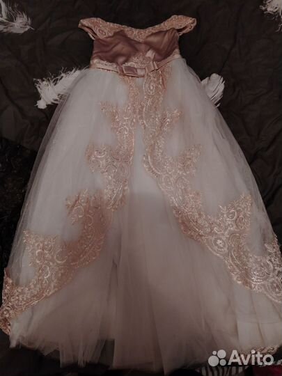 Платье праздничное