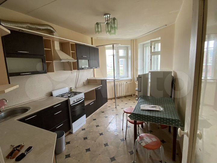 2-к. квартира, 56 м², 2/10 эт.
