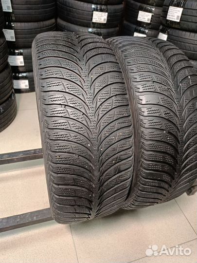 Goodyear UltraGrip Ice 215/55 R17 98T