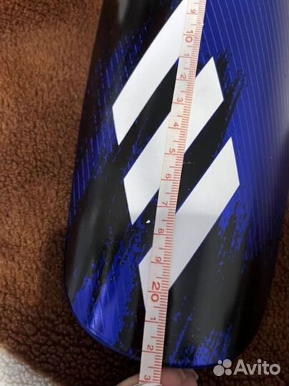 Футбольные щитки adidas