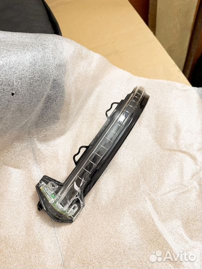 Поворотник для Audi A4 B9 (б/у)