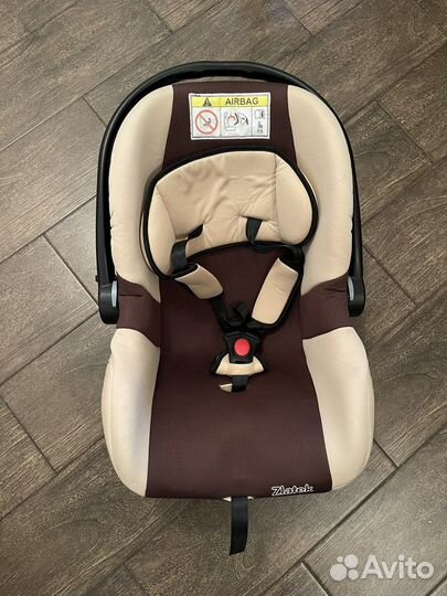 Автомобильное кресло