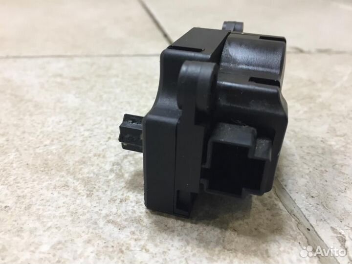 Сервопривод заслонок печки Ford Focus 2 CB4 2005-2