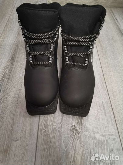 Продам лыжные ботинки nordway