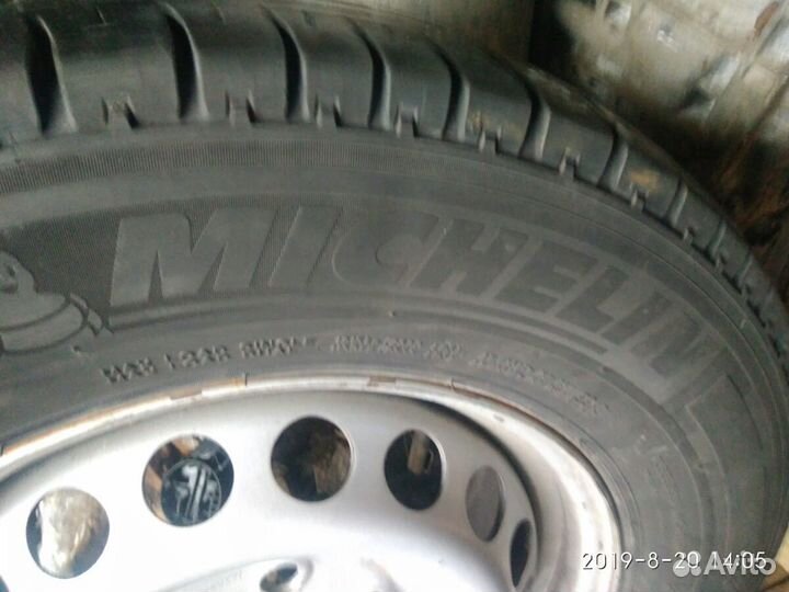 Michelin Agilis 235/65 R16
