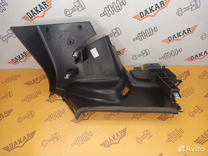 Обшивка стойки стекла задняя правая Ford Focus CB8