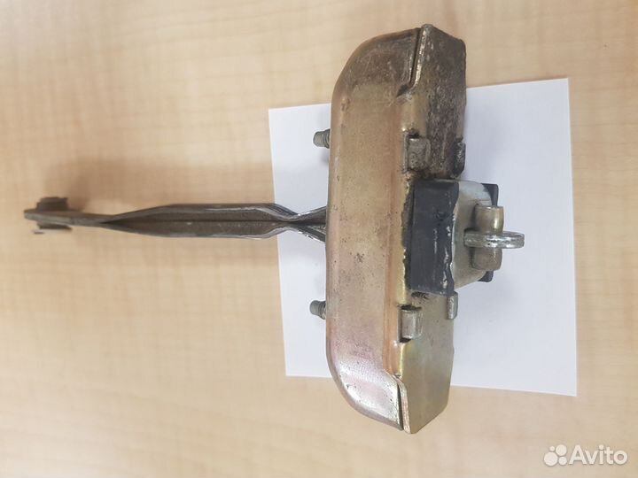 Ограничитель открывания двери Toyota RAV4 2 2002