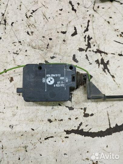 Активатор лючка бака BMW 7 Е65 бмв 7 Е65 Е66