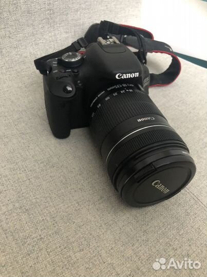 Зеркальный фотоаппарат Canon 600d