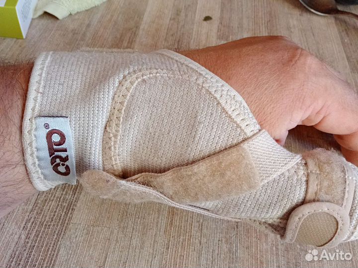 Ортез. Бандаж на лучезапястный сустав