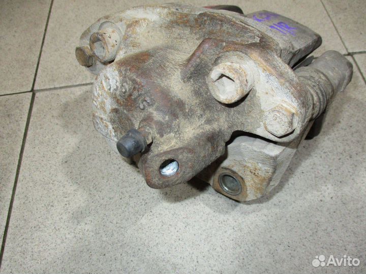 Суппорт передний правый Renault Logan 1