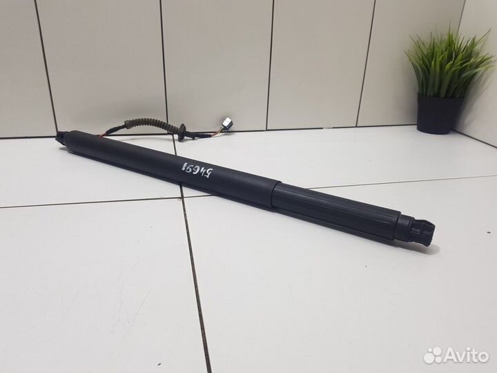 Амортизатор багажника левый (Chery Tiggo 8)