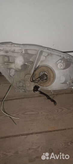 Фара тоета платц левая