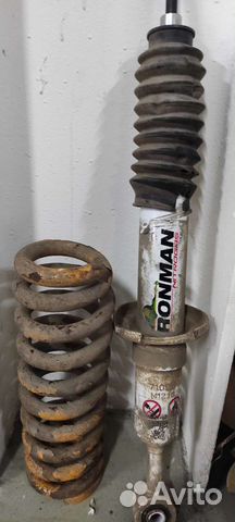 Передние амортизаторы с пружинами Toyota Hailux