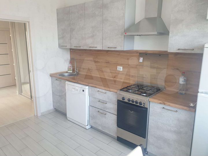 2-к. квартира, 82 м², 1/6 эт.