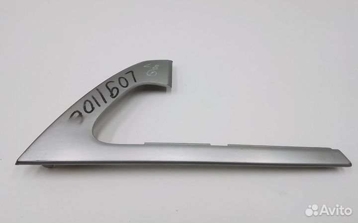 Накладка обшивки двери передней левой Toyota Land