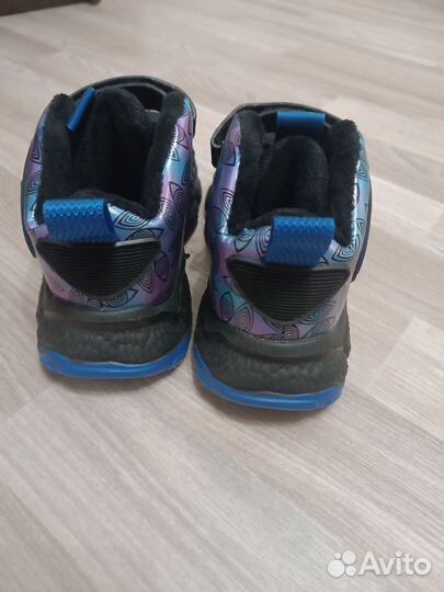 Кроссовки детские новые