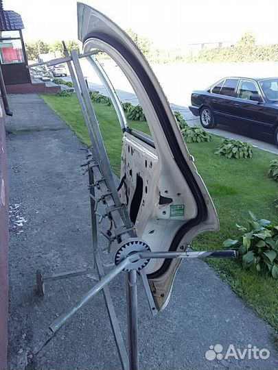 Дверь задняя правая Lincol town car