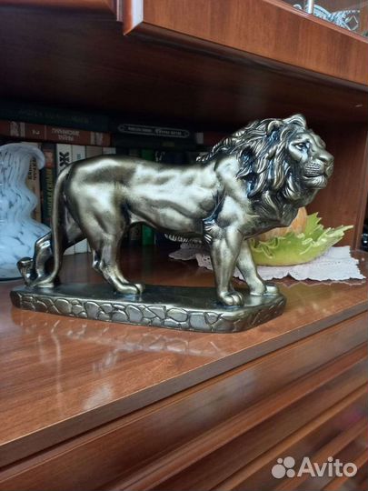 Статуэтка Лев