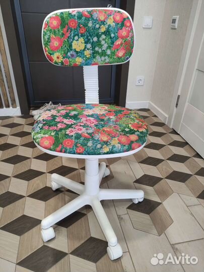 Компьютерное кресло