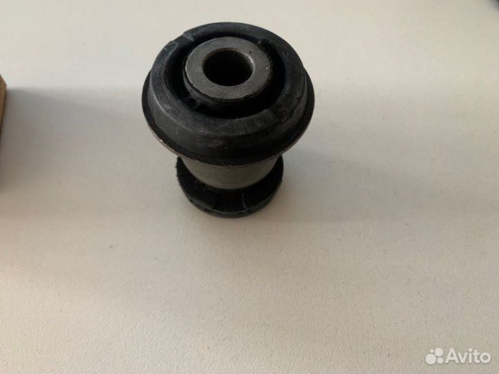 Сайлентблок переднего рычага передний Ford Focus