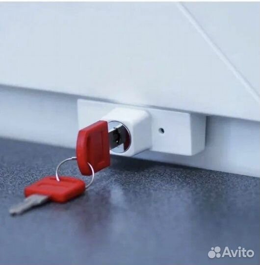 Детский замок на пластиковые окна