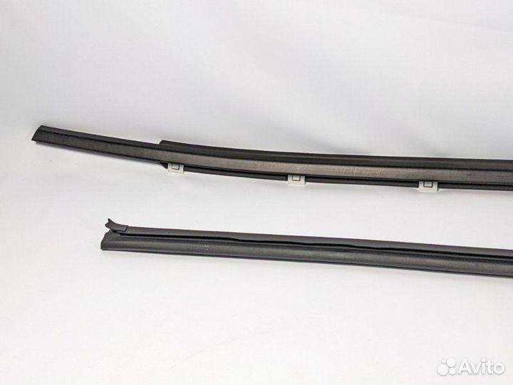 Уплотнитель стекла двери задний правый Kia Optima