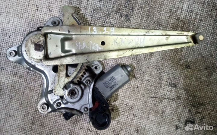 Стеклоподъемник задний левый Тойота Камри В30