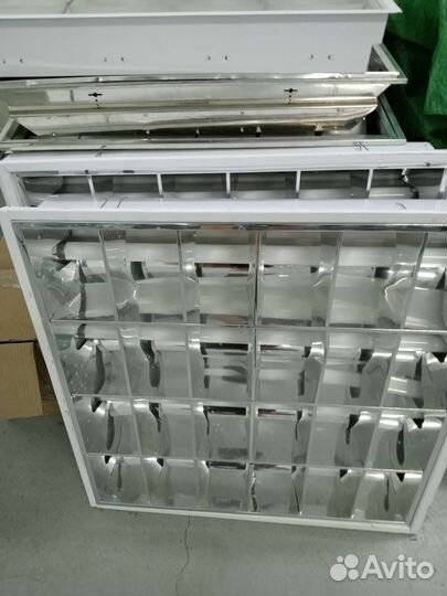 Светильник потолочный встраиваемый