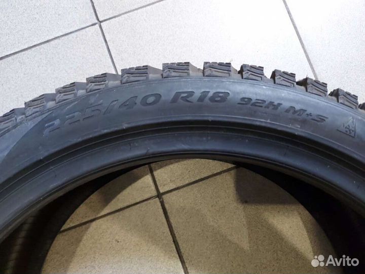 Pirelli Ice Zero 2 225/40 R18 92H