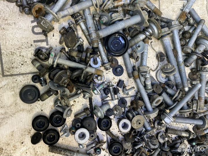 Болты гайки крепеж Bmw 5 G30 2.0 2021