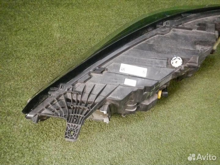 Фара правая Infiniti QX50