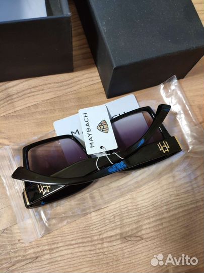 Очки солнцезащитные