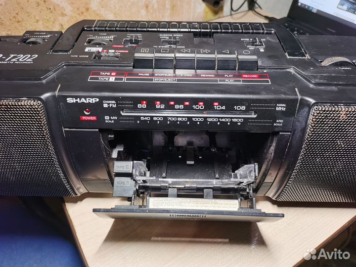 Кассетная магнитола sharp WQ-T202