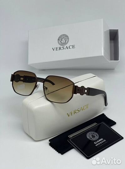 Солнцезащитные очки женские Versace