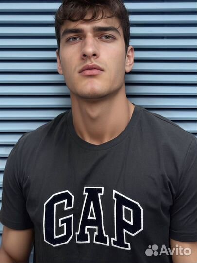 Приталенная футболка Gap черная