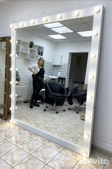 Зеркало напольное с подсветкой