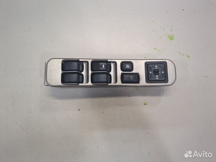 Кнопка стеклоподъемника Mitsubishi Montero Sport