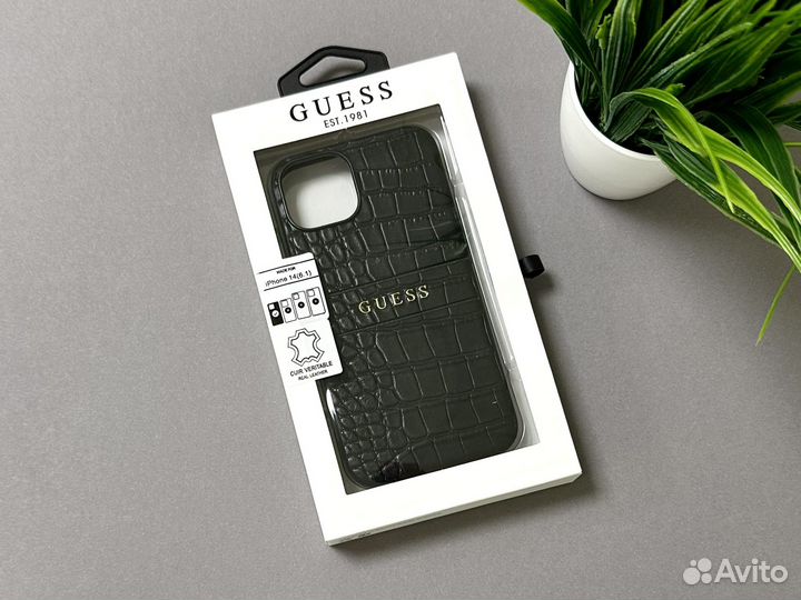 Чехол на iPhone 14 Guess