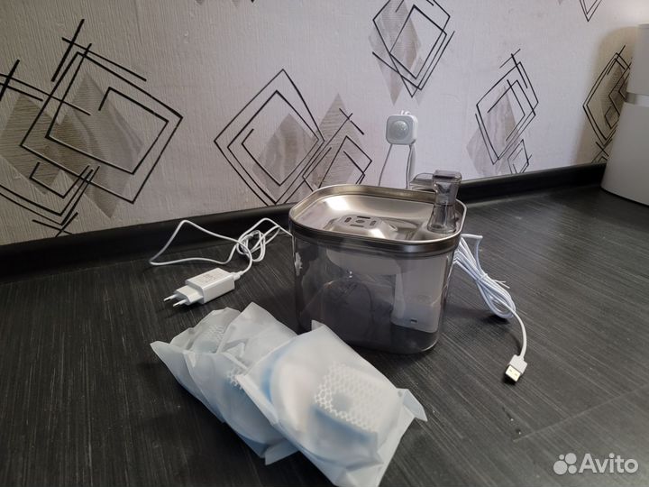 Фонтан поилка для кошек