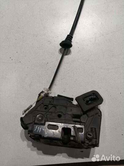 Замок двери задний правый Volkswagen Jetta 6