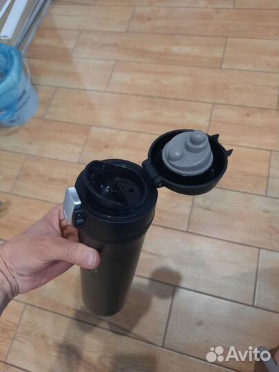 Термос 500 мл с автоматической крышкой