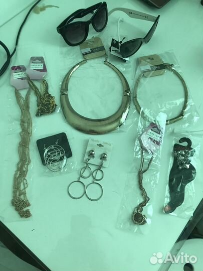 Бижутерия и очки