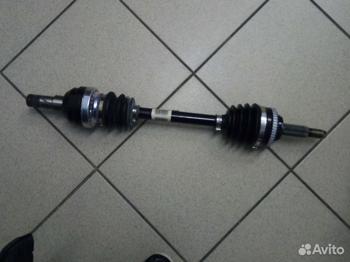 Привод колеса в сборе 96348790