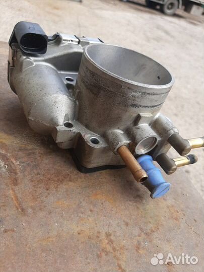 Воздушный коллектор в сборе ауди 2.8ALG