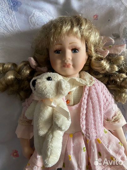 Кукла фарфоровая коллекционная
